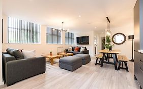 Host & Stay - The Rodney Courtyard